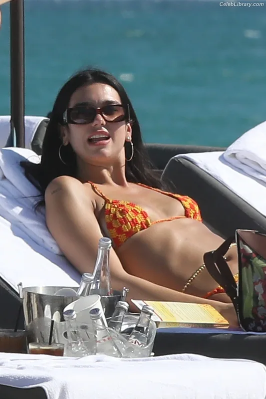Dua Lipa photo 15 of 7804