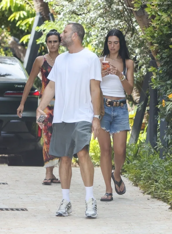 Dua Lipa photo 16 of 7804