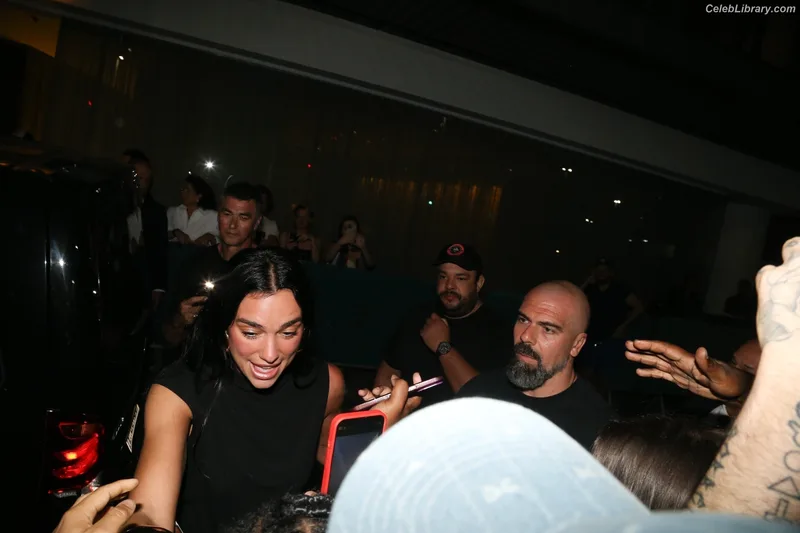 Dua Lipa photo 21 of 7804