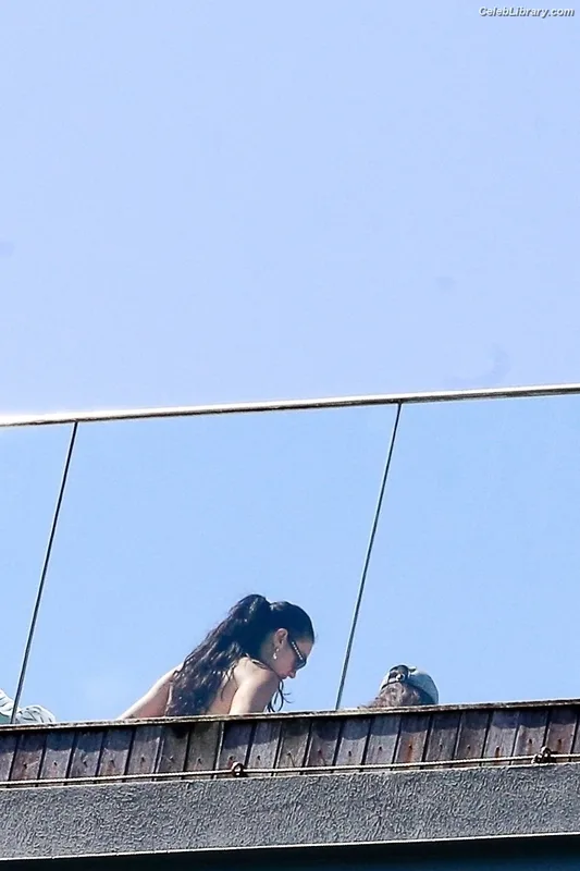 Dua Lipa photo 17 of 7804