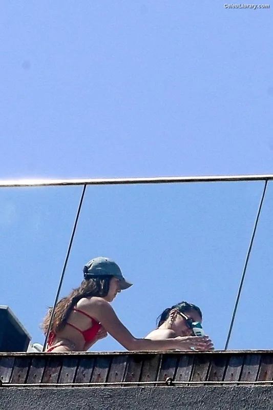 Dua Lipa photo 6 of 7804