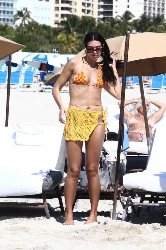 Dua Lipa photo 12 of 7804