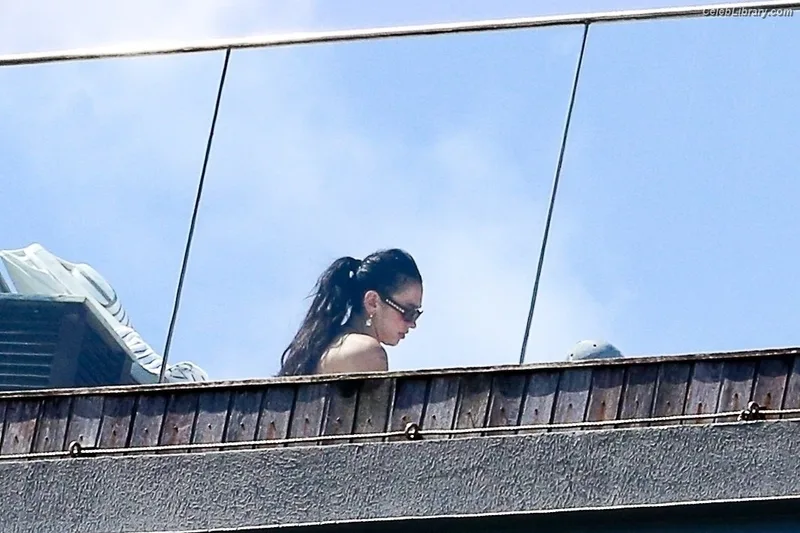 Dua Lipa photo 12 of 7804