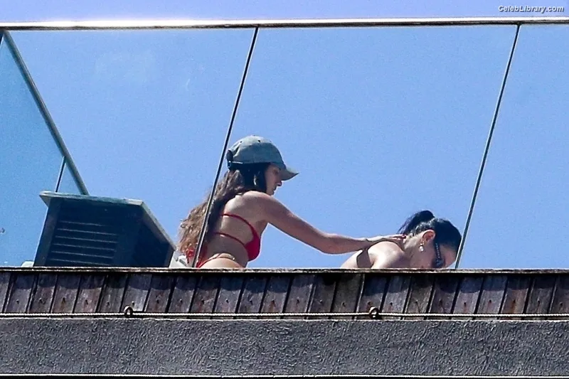 Dua Lipa photo 16 of 7804
