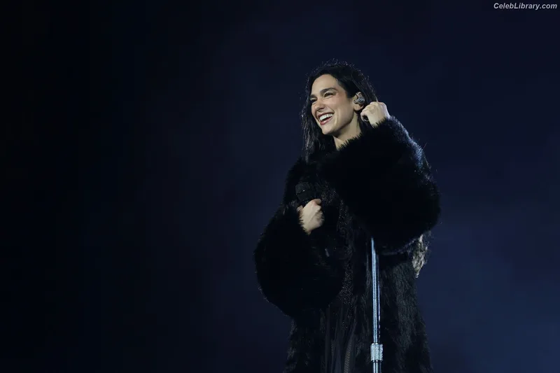 Dua Lipa photo 20 of 7804