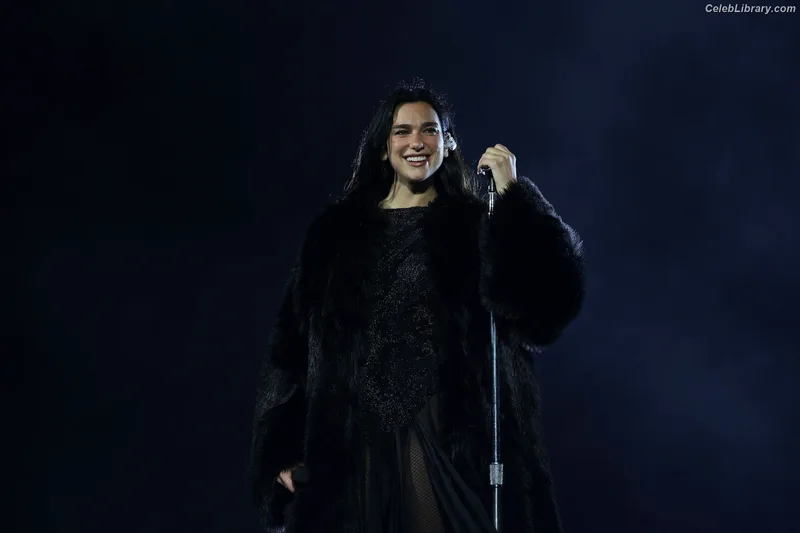 Dua Lipa photo 21 of 7804