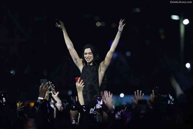 Dua Lipa photo 22 of 7804
