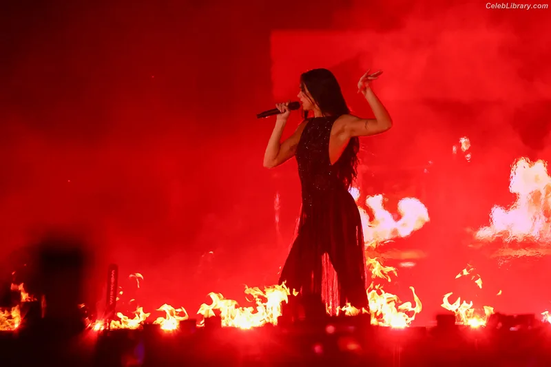 Dua Lipa photo 6 of 7804