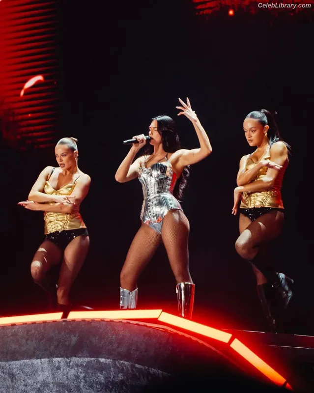 Dua Lipa photo 22 of 7804