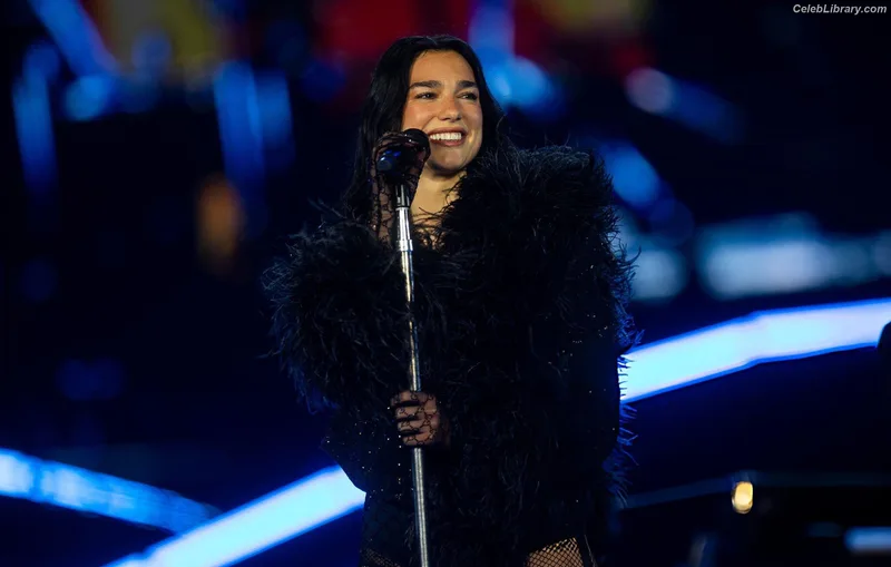 Dua Lipa photo 23 of 7804