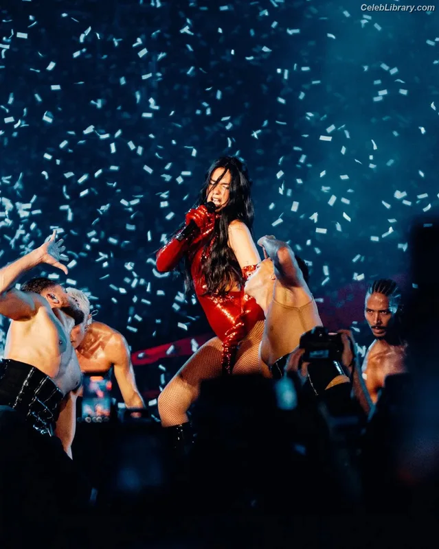 Dua Lipa photo 2 of 7804