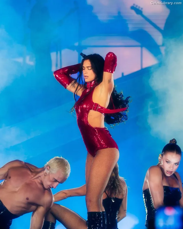 Dua Lipa photo 8 of 7804