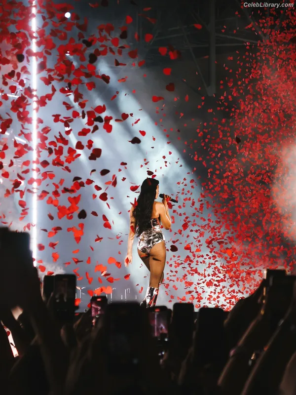 Dua Lipa photo 15 of 7804