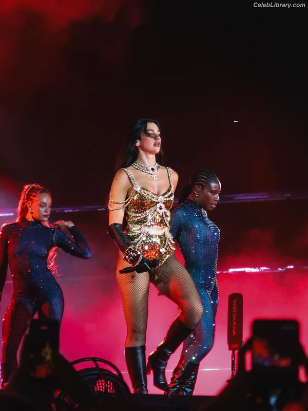 Dua Lipa photo 21 of 7804
