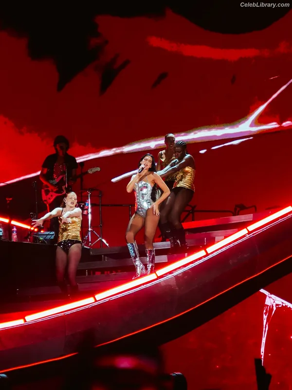 Dua Lipa photo 23 of 7804