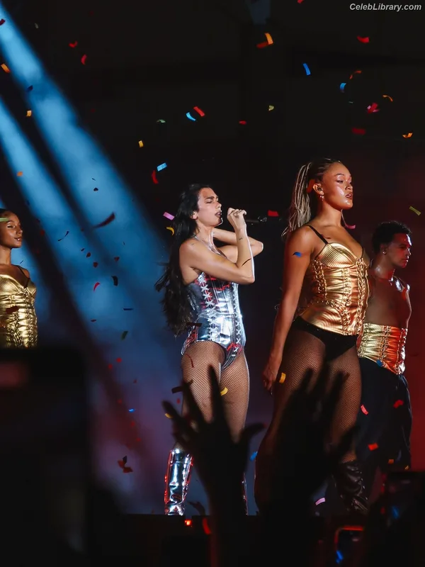 Dua Lipa photo 24 of 7804
