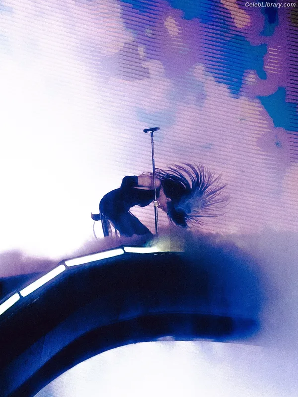 Dua Lipa photo 2 of 7804