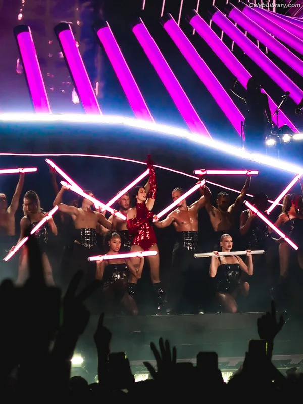 Dua Lipa photo 11 of 7804