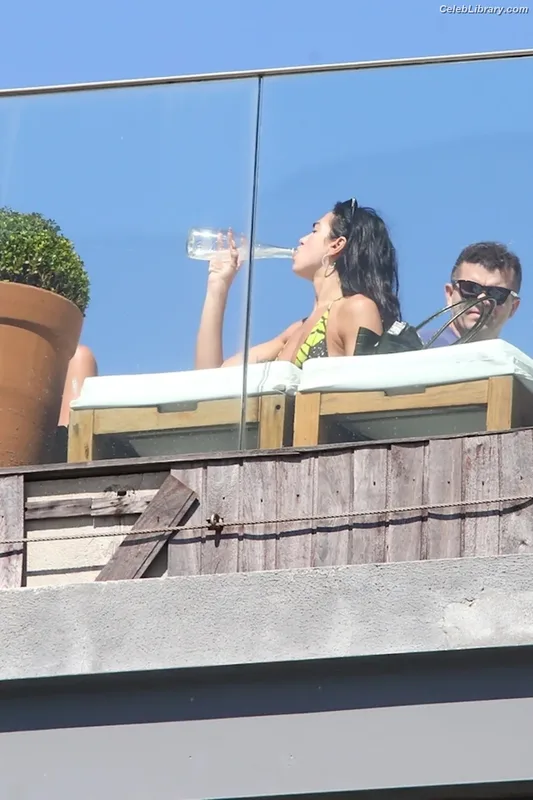 Dua Lipa photo 3 of 7804