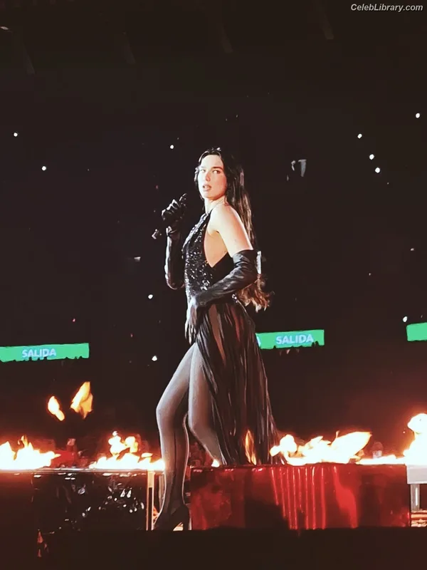 Dua Lipa photo 7 of 7804