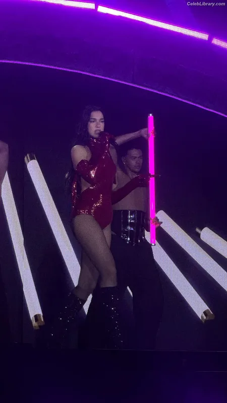 Dua Lipa photo 11 of 7804