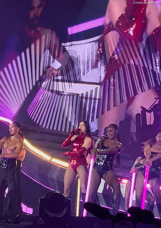 Dua Lipa photo 15 of 7804