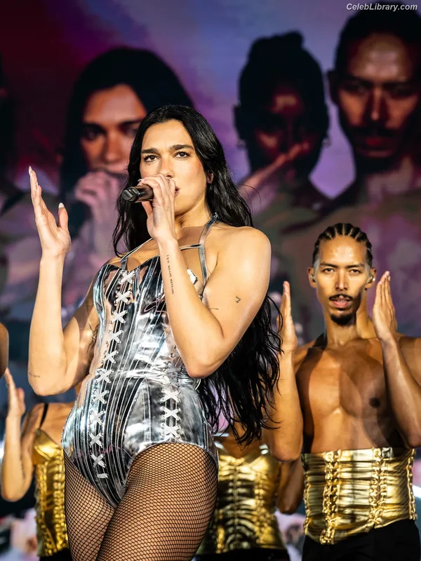 Dua Lipa photo 12 of 7804