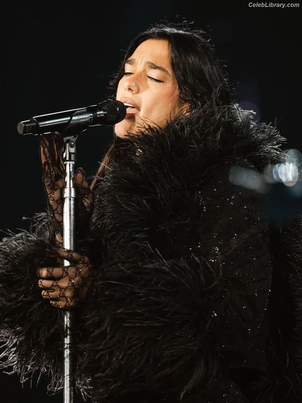 Dua Lipa photo 15 of 7804