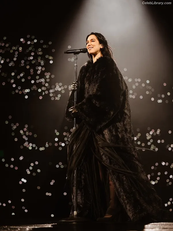 Dua Lipa photo 19 of 7804