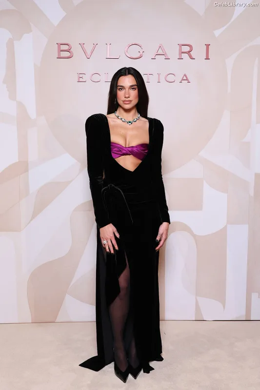 Dua Lipa photo 21 of 7804