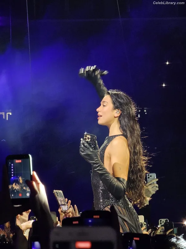 Dua Lipa photo 7 of 7804