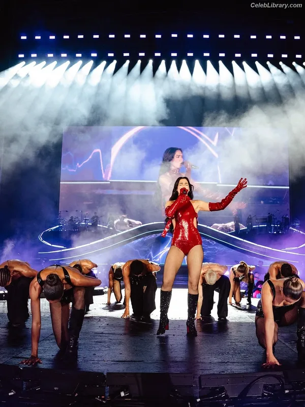 Dua Lipa photo 10 of 7804