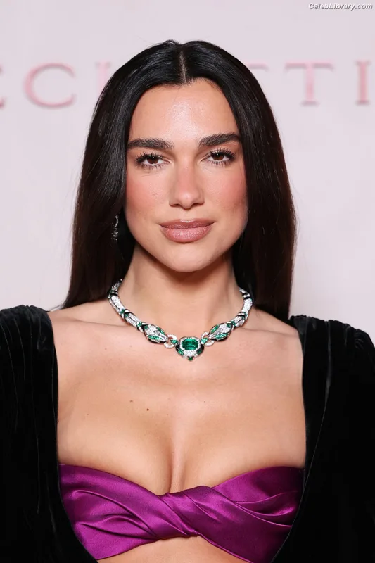 Dua Lipa photo 13 of 7804