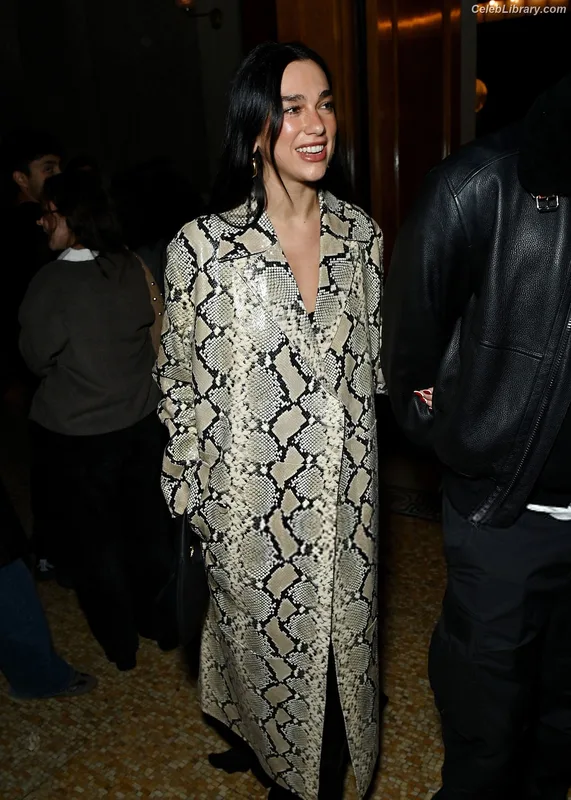 Dua Lipa photo 21 of 7804