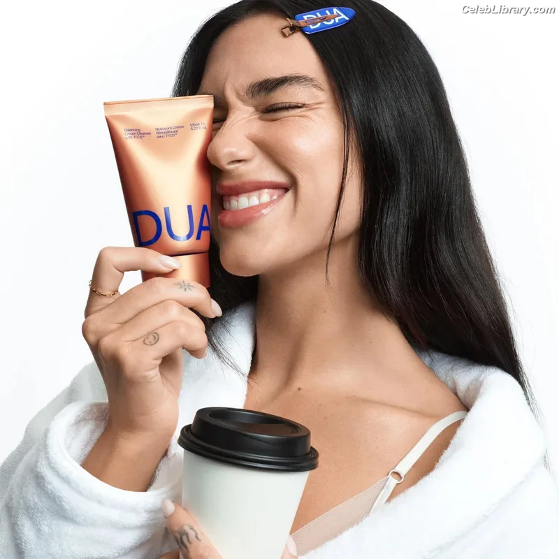 Dua Lipa photo 2 of 7804