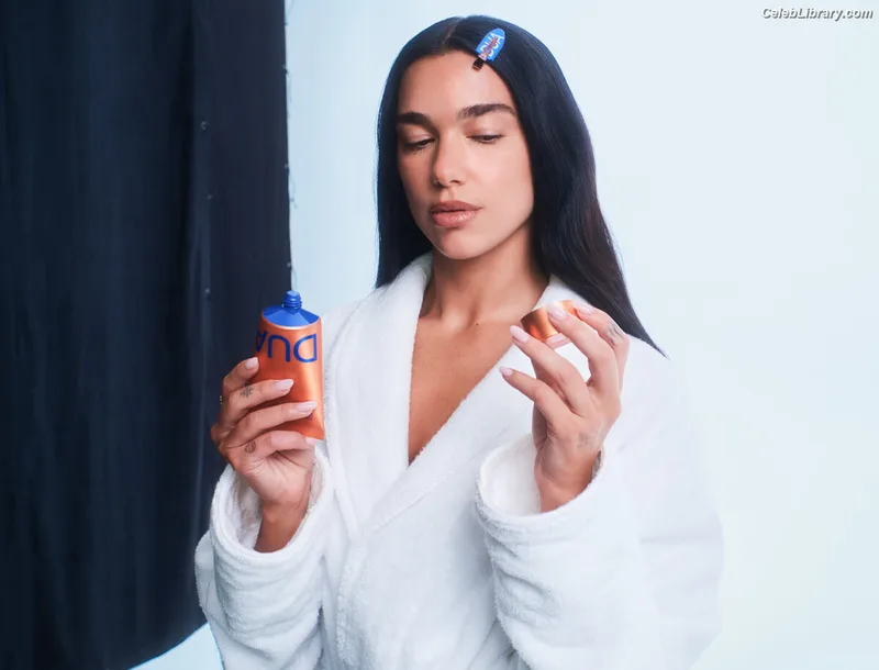 Dua Lipa photo 10 of 7804