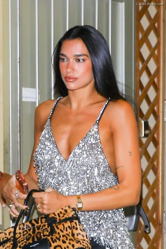 Dua Lipa photo 15 of 7804