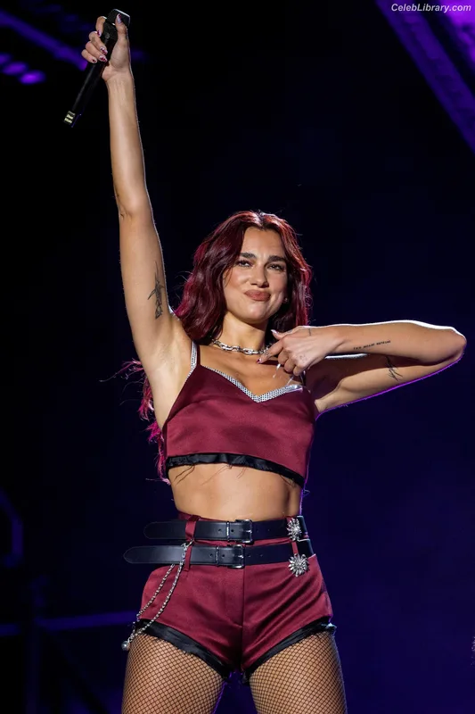 Dua Lipa photo 13 of 7804