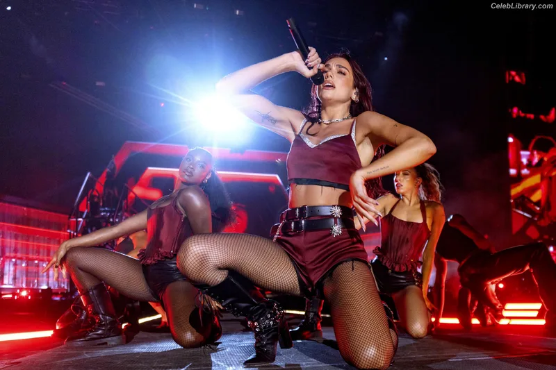 Dua Lipa photo 18 of 7804