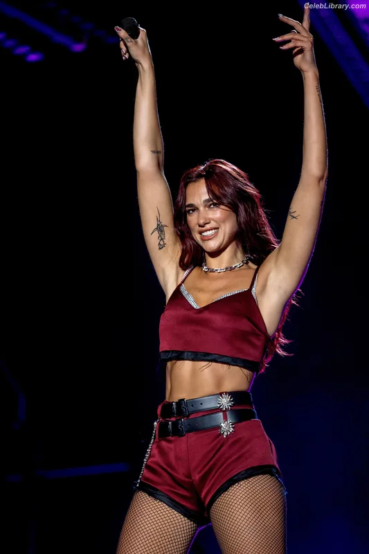 Dua Lipa photo 19 of 7804