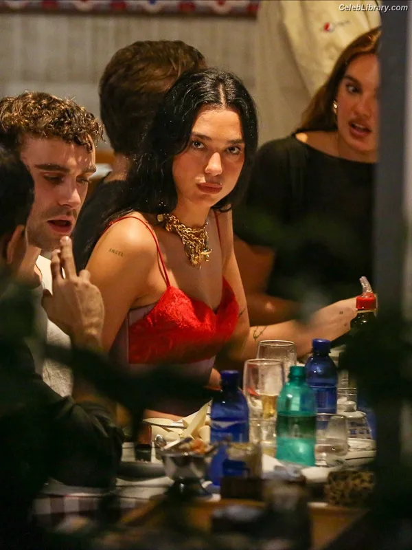 Dua Lipa photo 5 of 7804