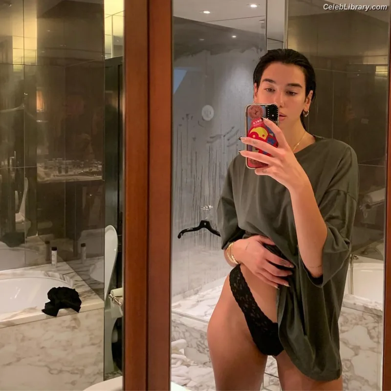Dua Lipa photo 9 of 7804
