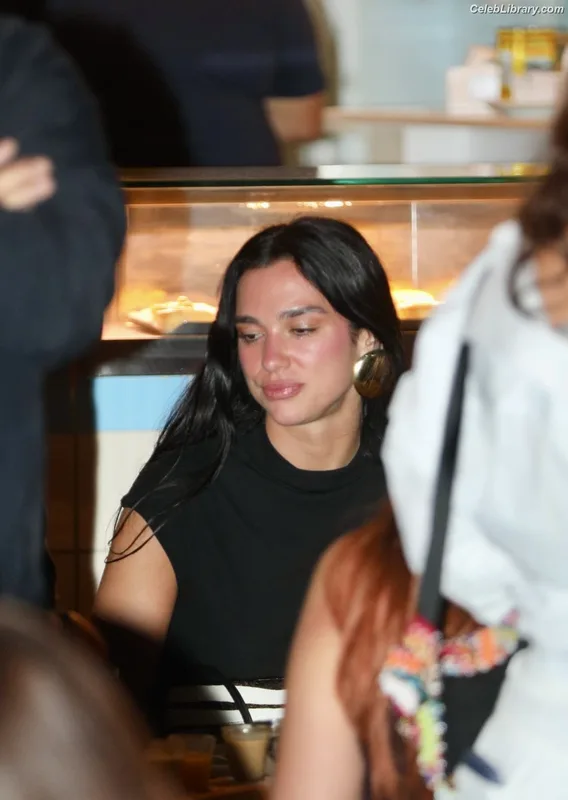 Dua Lipa photo 12 of 7804