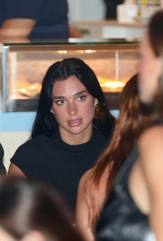 Dua Lipa photo 13 of 7804