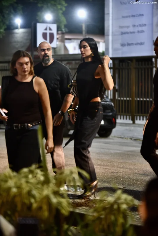 Dua Lipa photo 2 of 7804