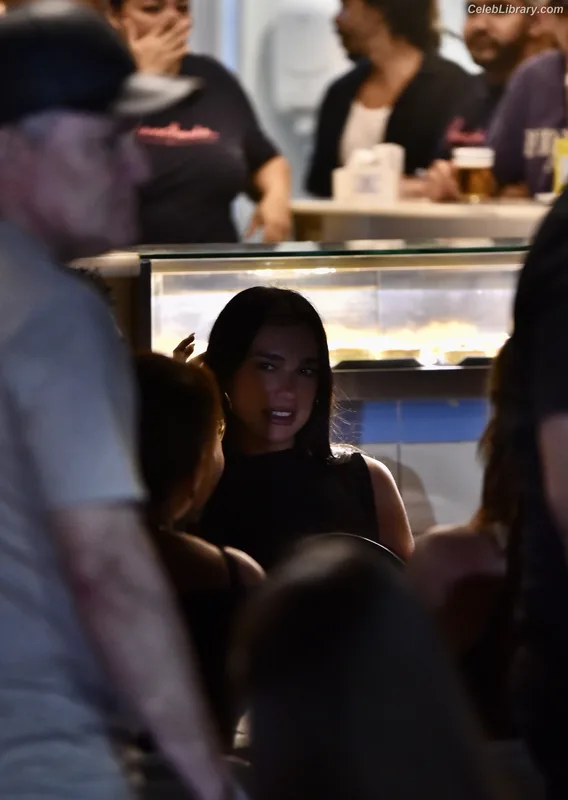 Dua Lipa photo 4 of 7804