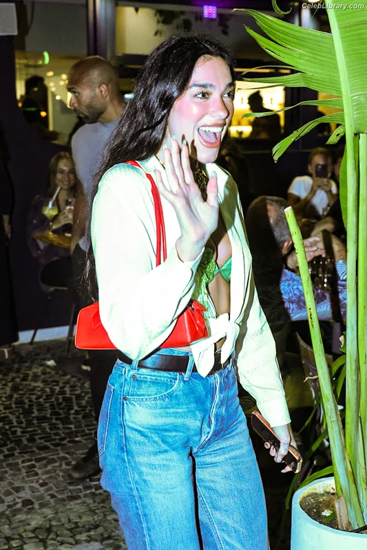 Dua Lipa photo 16 of 7804
