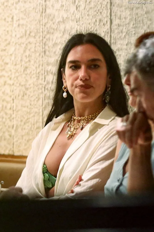Dua Lipa photo 6 of 7804
