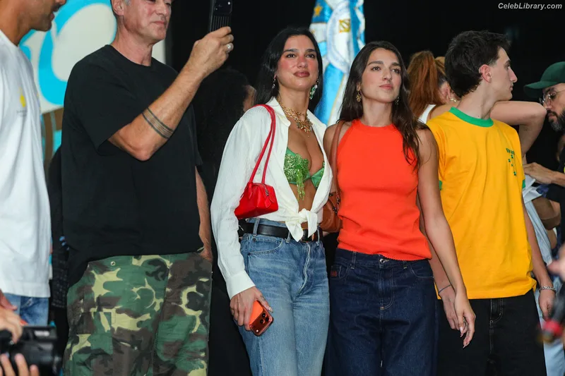 Dua Lipa photo 19 of 7804
