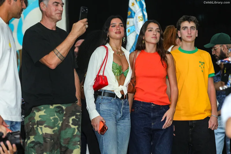 Dua Lipa photo 20 of 7804